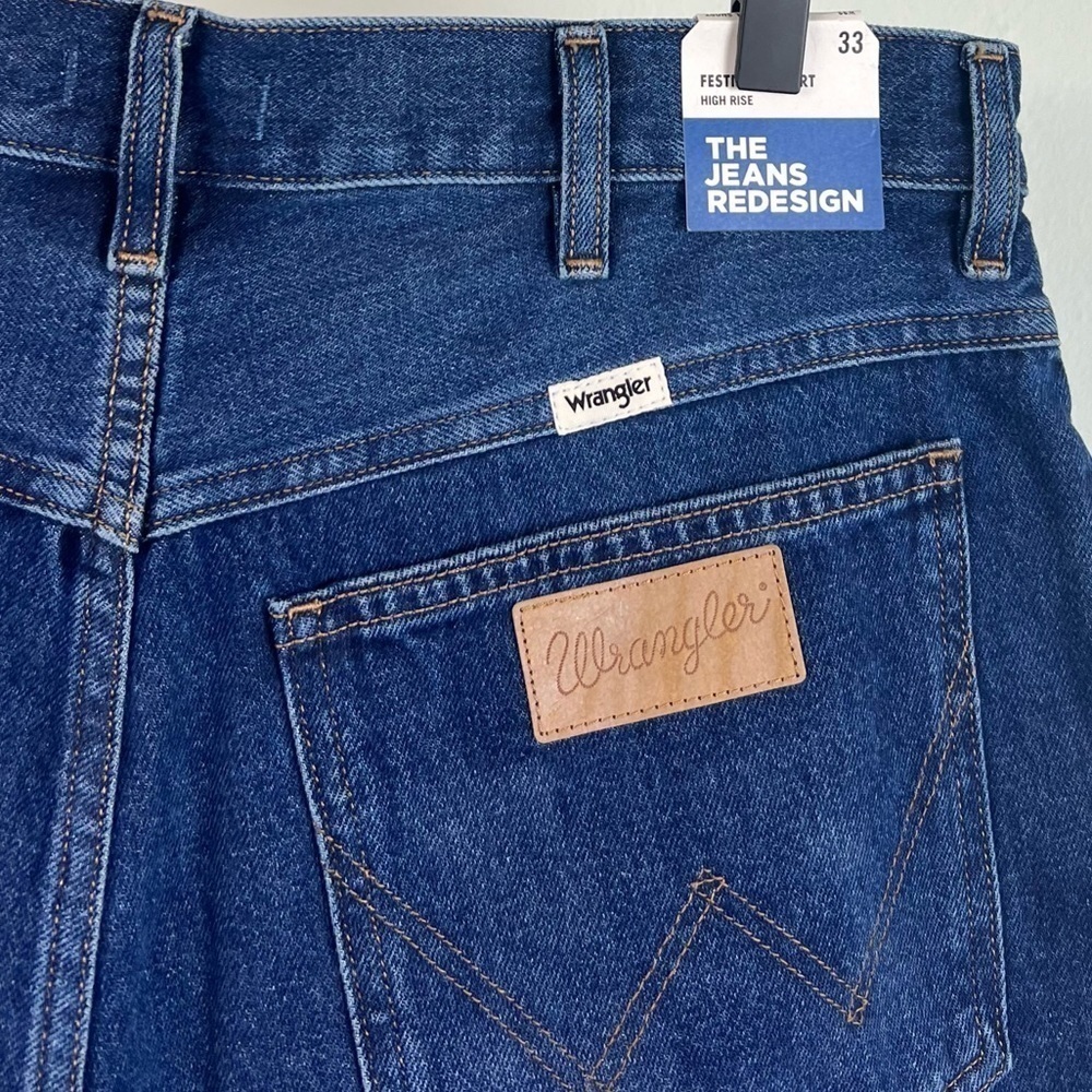 NWT Wrangler High Rise Festival Frayed Denim Shorts - Picture 10 of 10